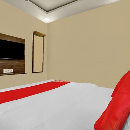 Hotel O Nandi Palace Lodging And Boarding Ulhāsnagar 外观 照片