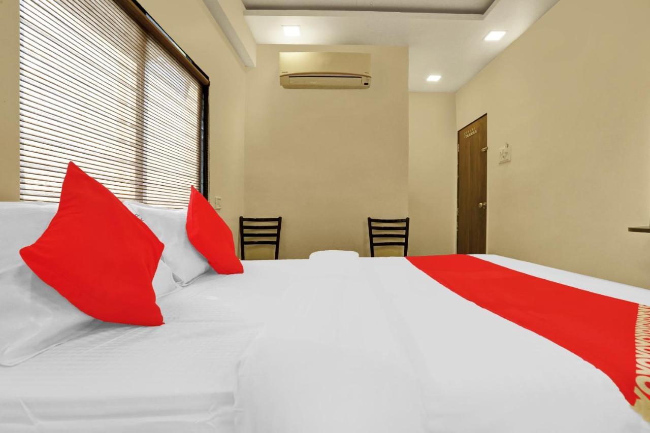 Hotel O Nandi Palace Lodging And Boarding Ulhāsnagar 外观 照片
