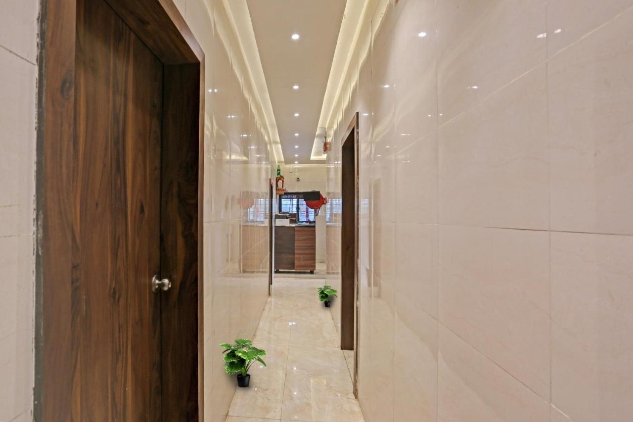 Hotel O Nandi Palace Lodging And Boarding Ulhāsnagar 外观 照片